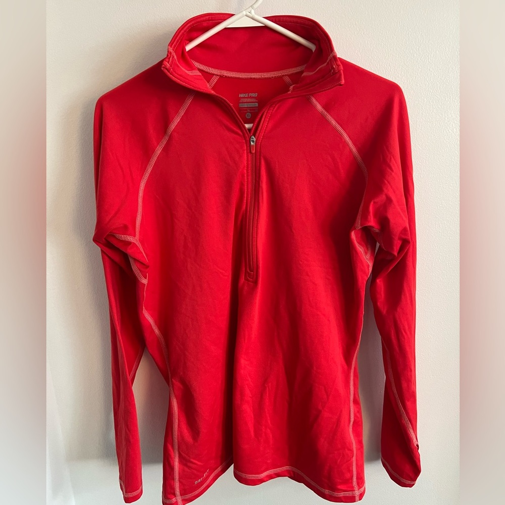 Women’s Nike cold weather gear 1/4 zip with thumb holes